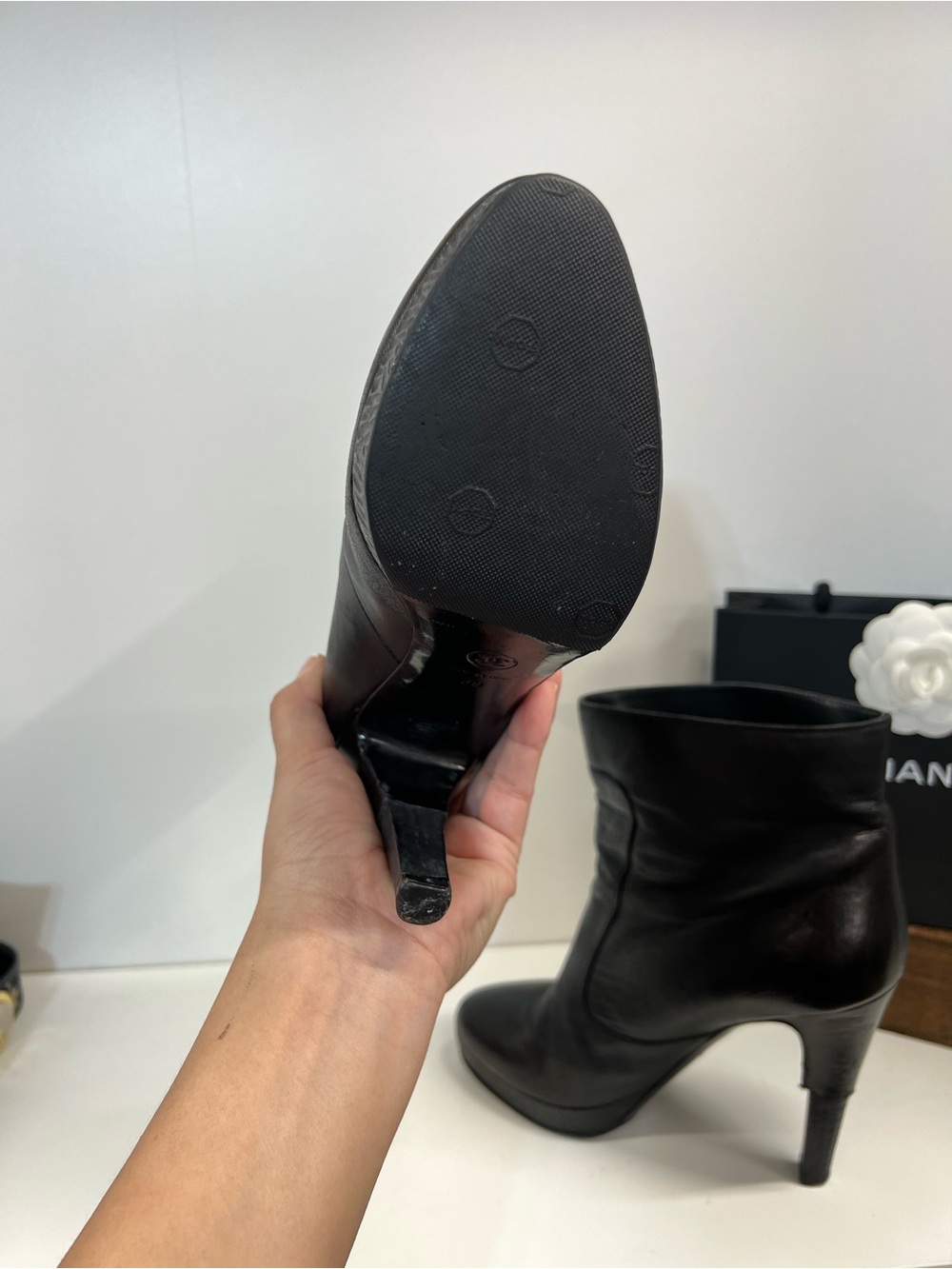 🔥🔥 Chanel Leather High-Heel Boots/COA size 39 fit an 8 MOTHERS DAY PRICE 1 DAY - Picture 11 of 14